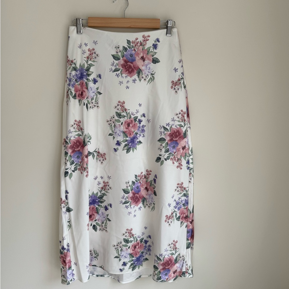🪷 Rachel Zoe White Floral Midi Skirt – Size 4 – NWT